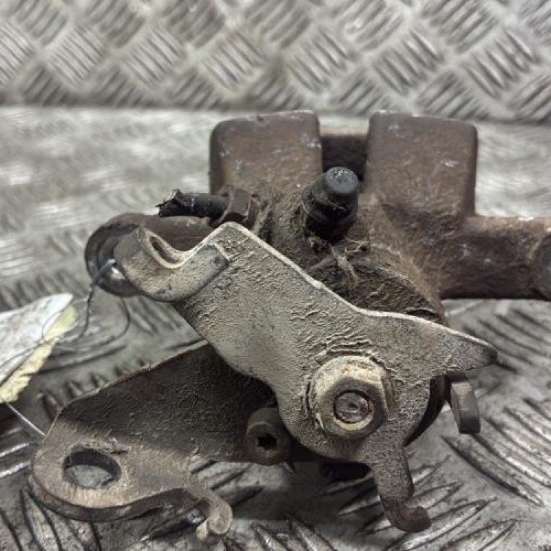 Etrier arriere droit (freinage) RENAULT MEGANE 2 Photo n°7