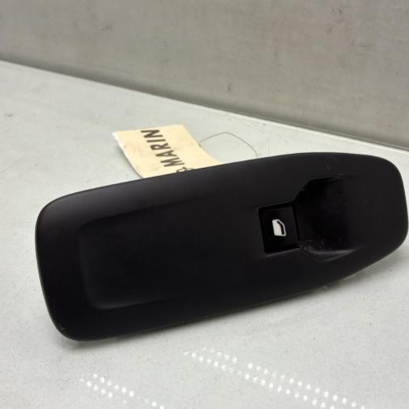 Interrupteur de leve vitre avant droit PEUGEOT 208 1 Photo n°1