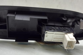 Interrupteur de leve vitre avant droit PEUGEOT 208 1