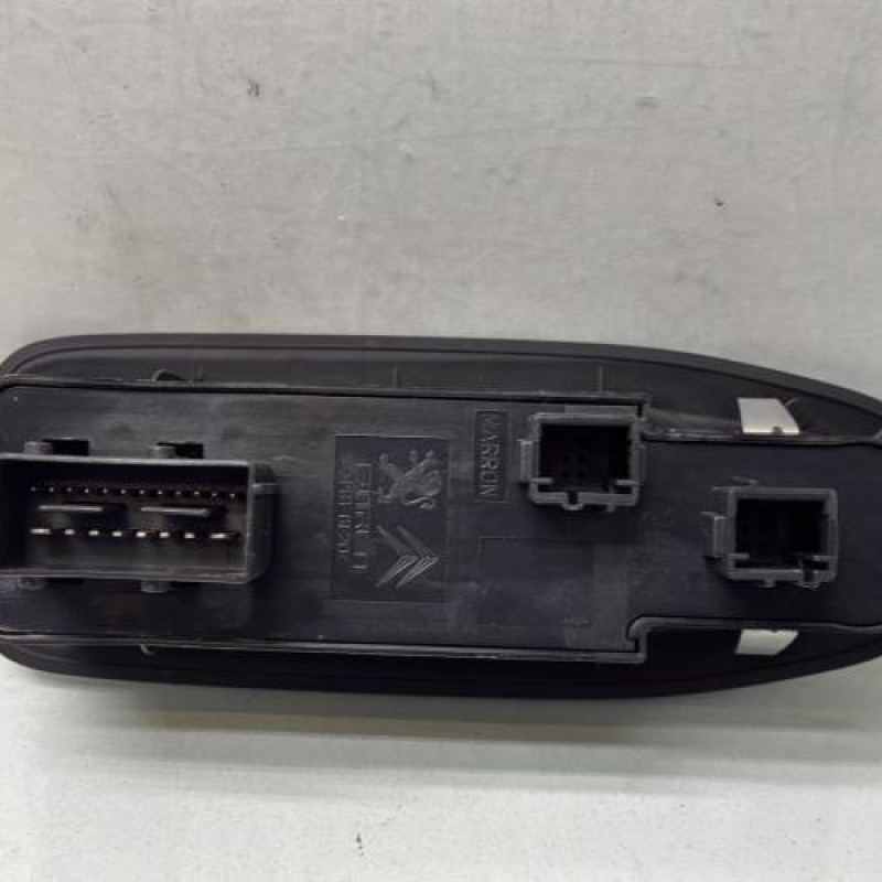 Interrupteur de leve vitre avant gauche PEUGEOT 208 1 Photo n°2