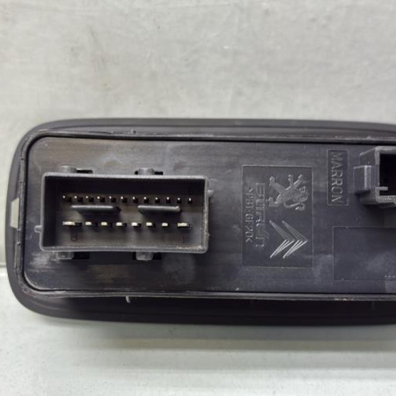 Interrupteur de leve vitre avant gauche PEUGEOT 208 1 Photo n°3