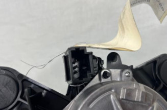 Moteur essuie glace arriere PEUGEOT 2008 1