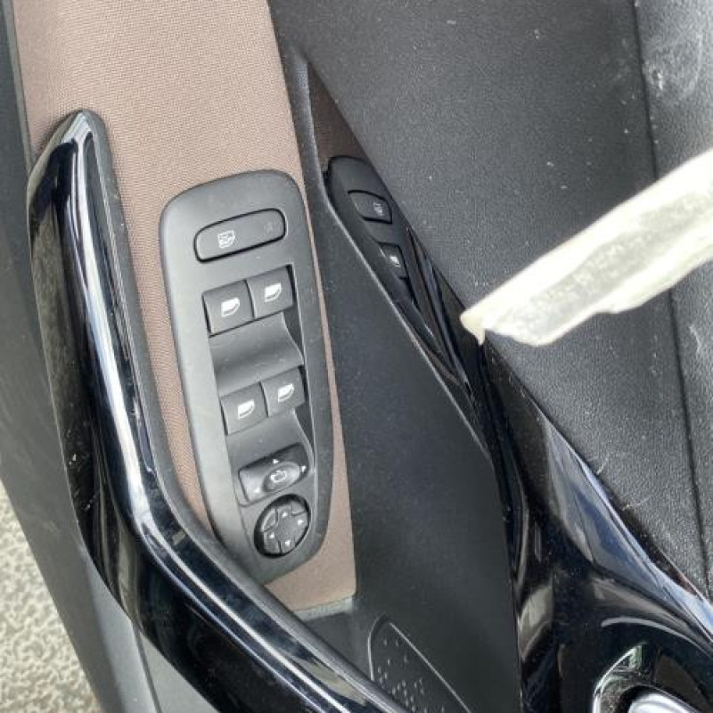 Moteur essuie glace arriere PEUGEOT 2008 1 Photo n°15