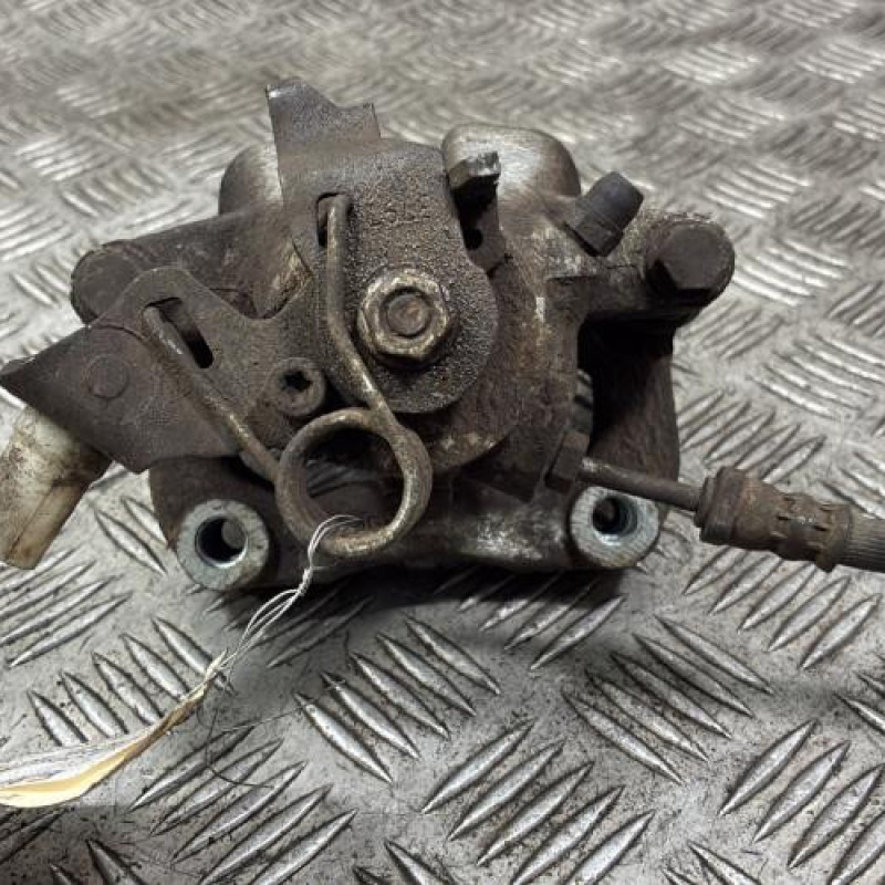 Etrier arriere droit (freinage) PEUGEOT 2008 1 Photo n°2