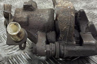 Etrier arriere droit (freinage) PEUGEOT 2008 1