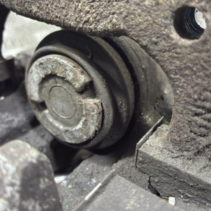 Etrier arriere droit (freinage) PEUGEOT 2008 1 Photo n°6