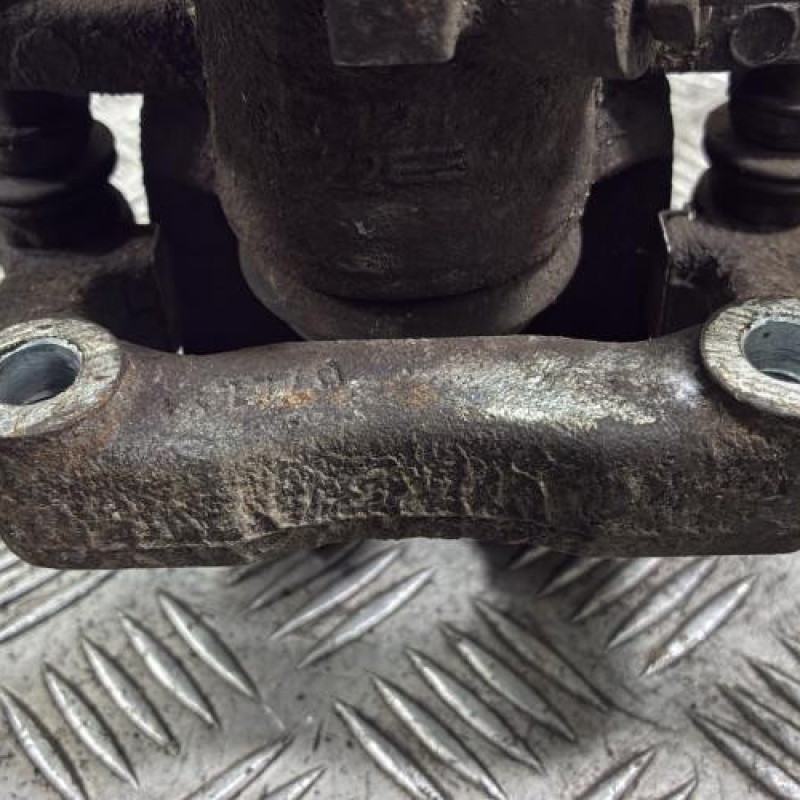 Etrier arriere droit (freinage) PEUGEOT 2008 1 Photo n°7