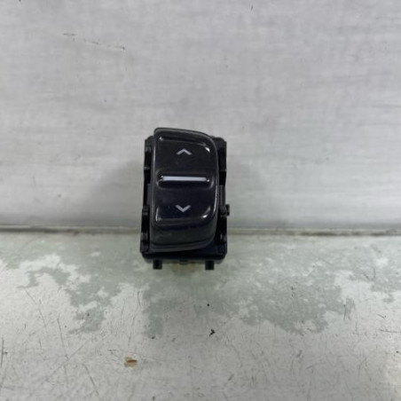 Interrupteur de leve vitre avant droit DACIA SANDERO 2 Photo n°1