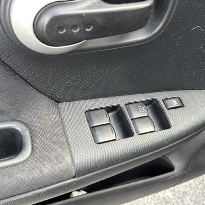 Fermeture de capot NISSAN NOTE 1 Photo n°17