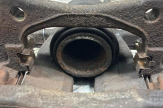 Etrier avant droit (freinage) NISSAN NOTE 1