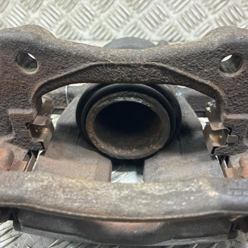 Etrier avant droit (freinage) NISSAN NOTE 1 Photo n°3