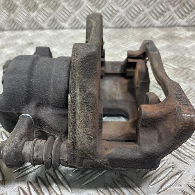 Etrier avant droit (freinage) NISSAN NOTE 1 Photo n°5