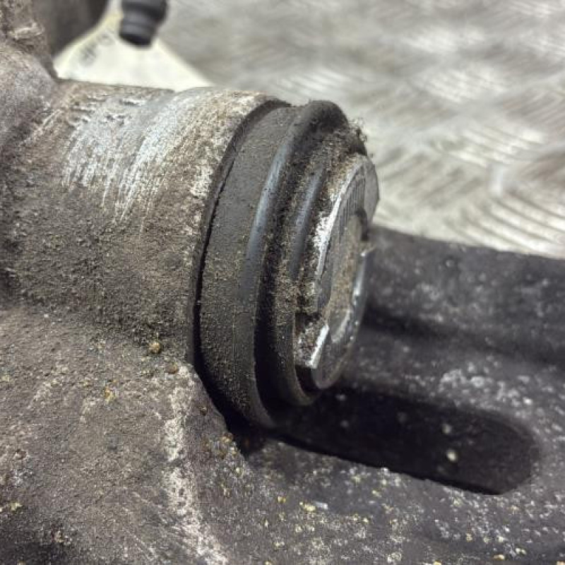 Etrier arriere droit (freinage) PEUGEOT 3008 1 Photo n°5