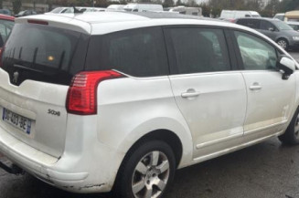 Poignee porte avant gauche PEUGEOT 5008 1