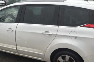 Poignee porte avant gauche PEUGEOT 5008 1