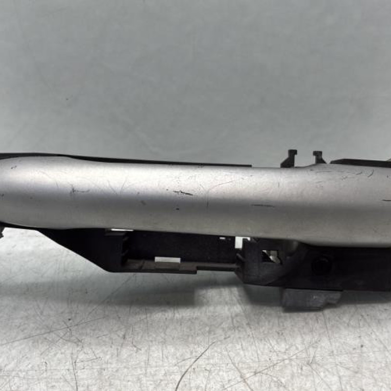 Poignee porte avant gauche RENAULT CLIO 3 Photo n°1