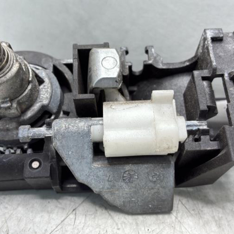 Poignee porte avant gauche RENAULT CLIO 3 Photo n°4