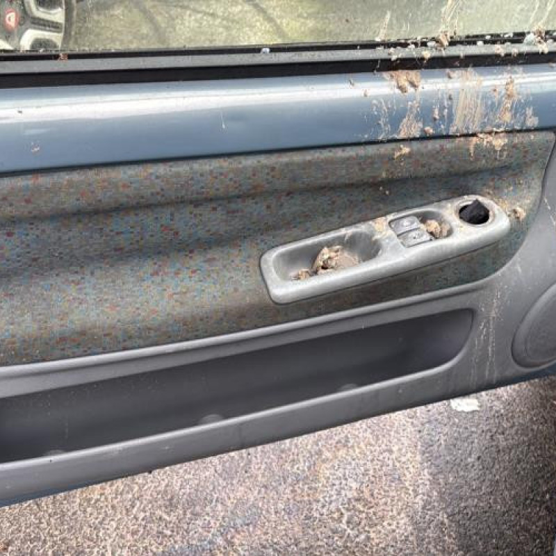 Poignee porte avant gauche RENAULT TWINGO 1 Photo n°14