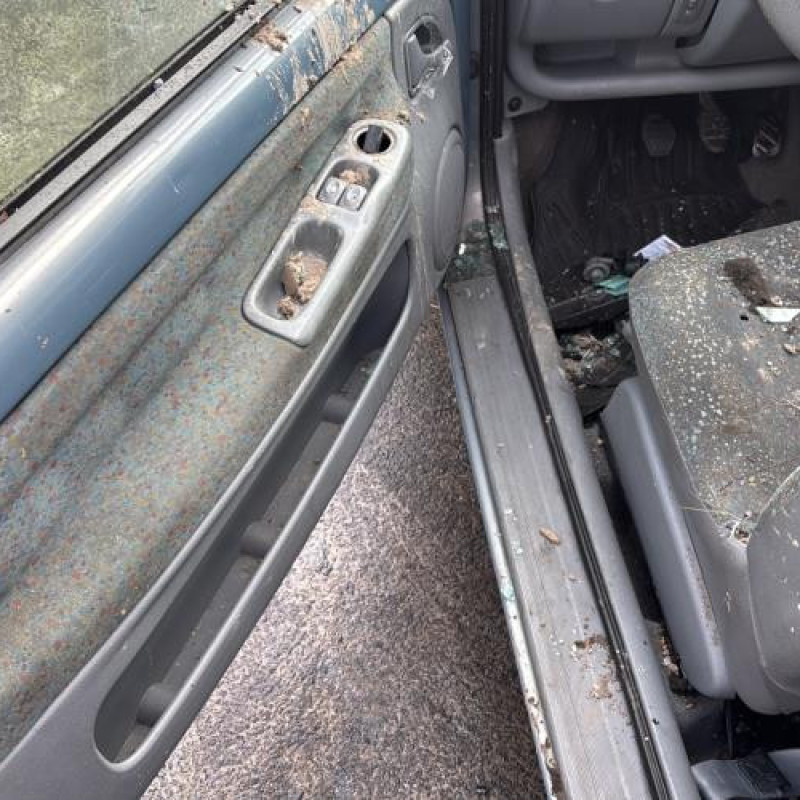 Poignee interieur avant gauche RENAULT TWINGO 1 Photo n°12