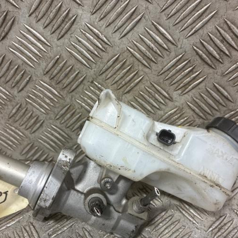 Maitre cylindre (freinage) DACIA DUSTER 2 Photo n°3