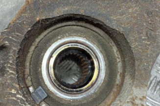 Pivot de moyeu avant droit DACIA DUSTER 2