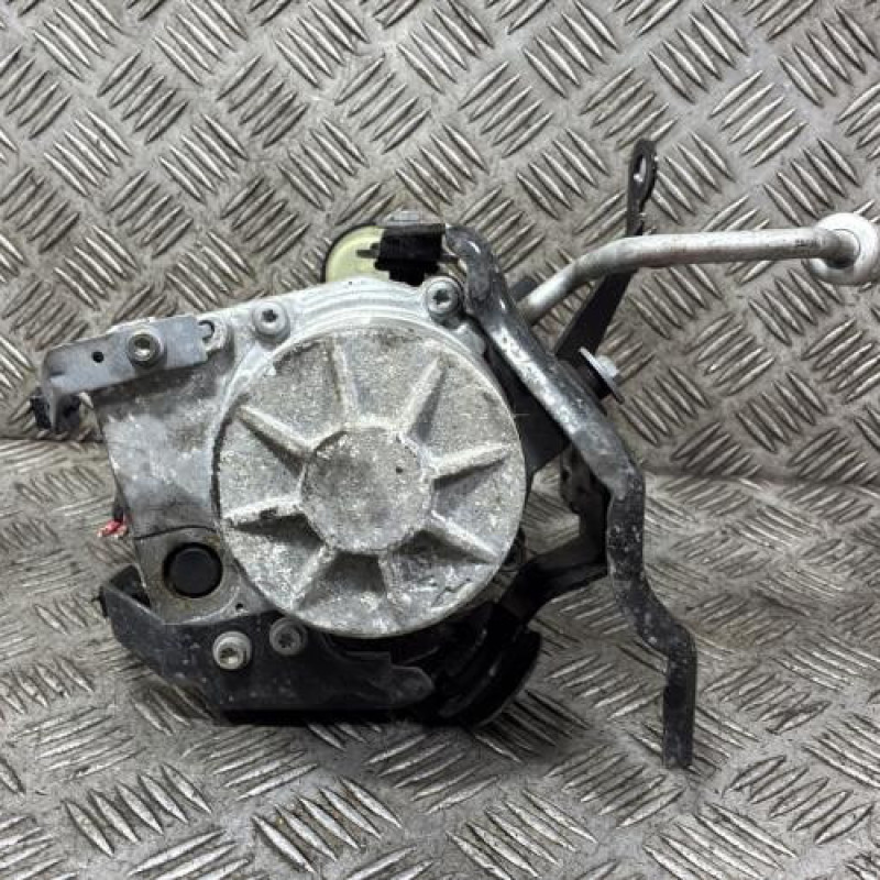 Pompe de direction DACIA SANDERO 2 Photo n°4