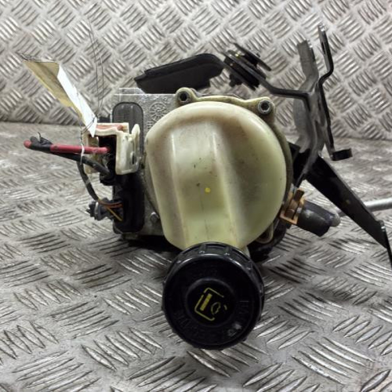 Pompe de direction DACIA SANDERO 2 Photo n°5