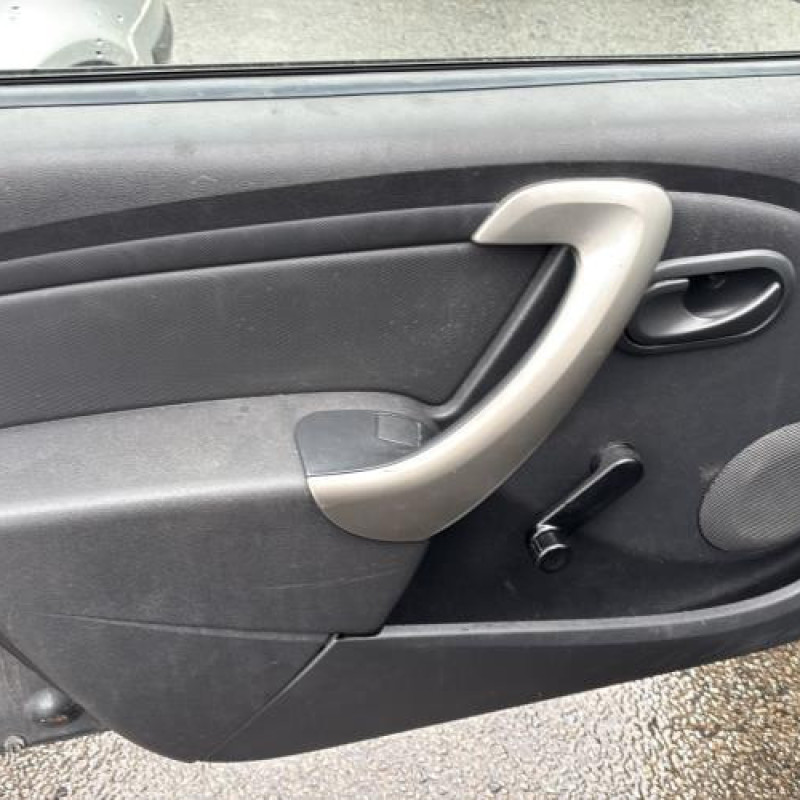 Poignee porte arriere gauche DACIA SANDERO 1 Photo n°14
