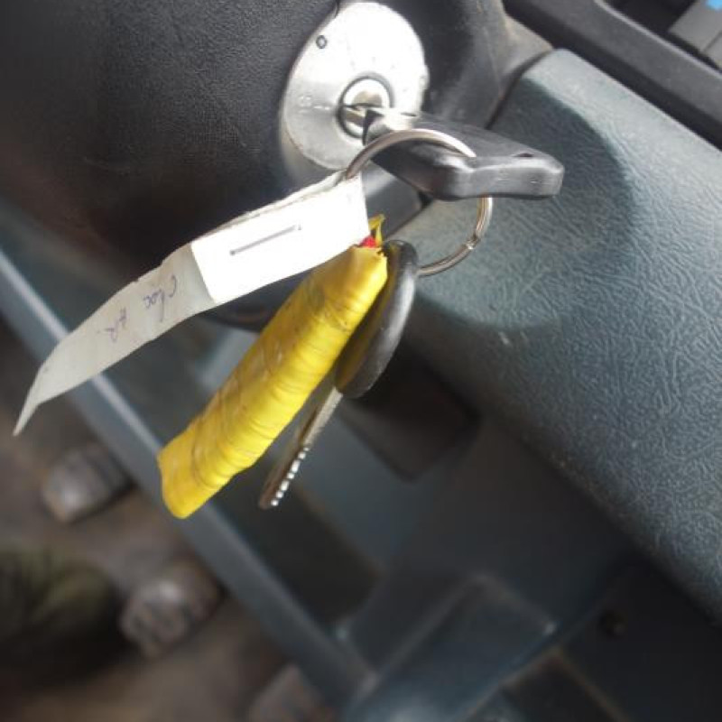 Poignee porte avant droit RENAULT EXPRESS Photo n°4