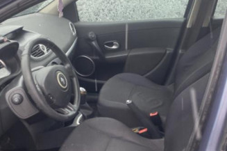 Pivot de moyeu avant gauche RENAULT CLIO 3