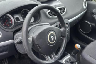 Pivot de moyeu avant gauche RENAULT CLIO 3