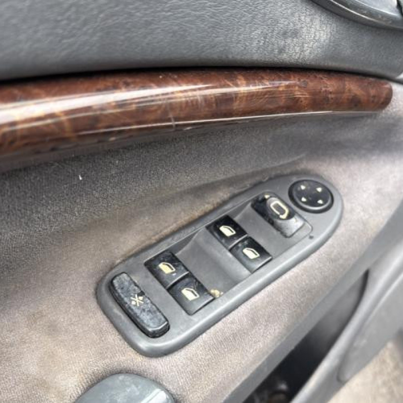 Poignee porte avant droit CITROEN C5 1 Photo n°14