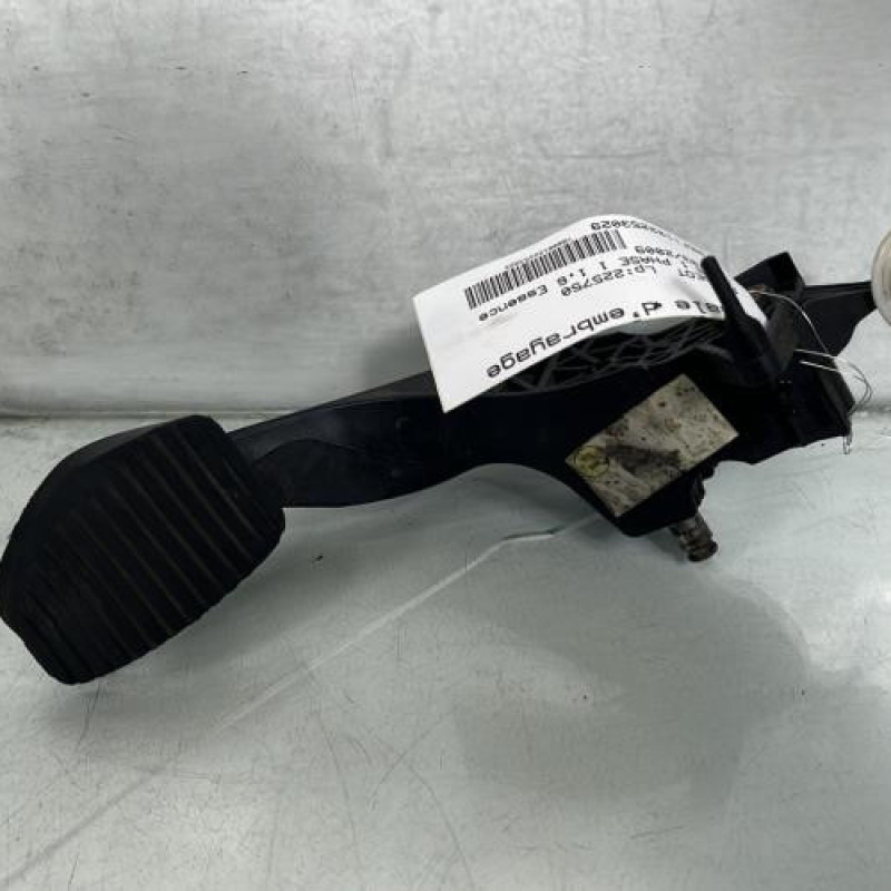 Pedale d'embrayage PEUGEOT 3008 1 Photo n°1