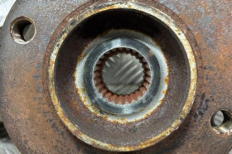 Pivot de moyeu avant gauche PEUGEOT 3008 1