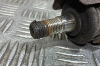 Pivot de moyeu avant gauche PEUGEOT 3008 1