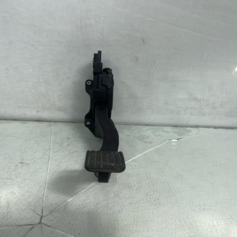 Pedale d'accelerateur PEUGEOT 208 1 Photo n°1