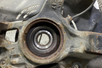 Pivot de moyeu avant gauche FORD FIESTA 7