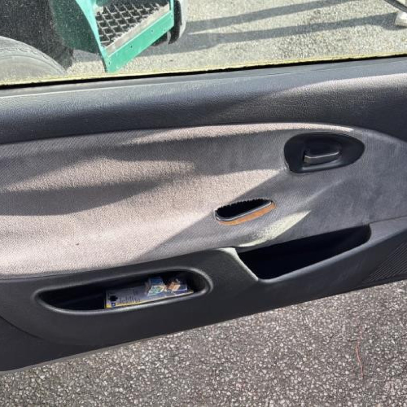 Poignee interieur avant droit CITROEN SAXO Photo n°18