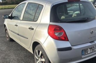 Pivot de moyeu avant gauche RENAULT CLIO 3