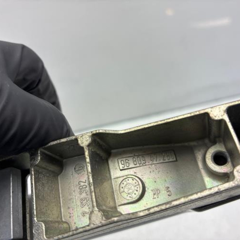 Poignee porte avant gauche PEUGEOT 407 Photo n°4