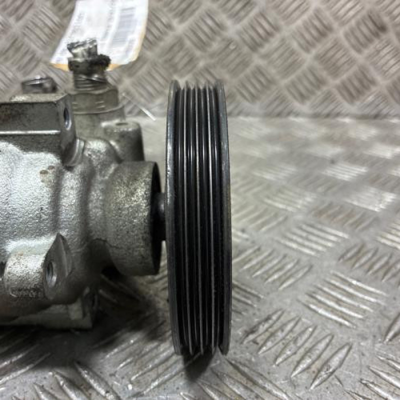 Pompe de direction DACIA SANDERO 1 Photo n°3