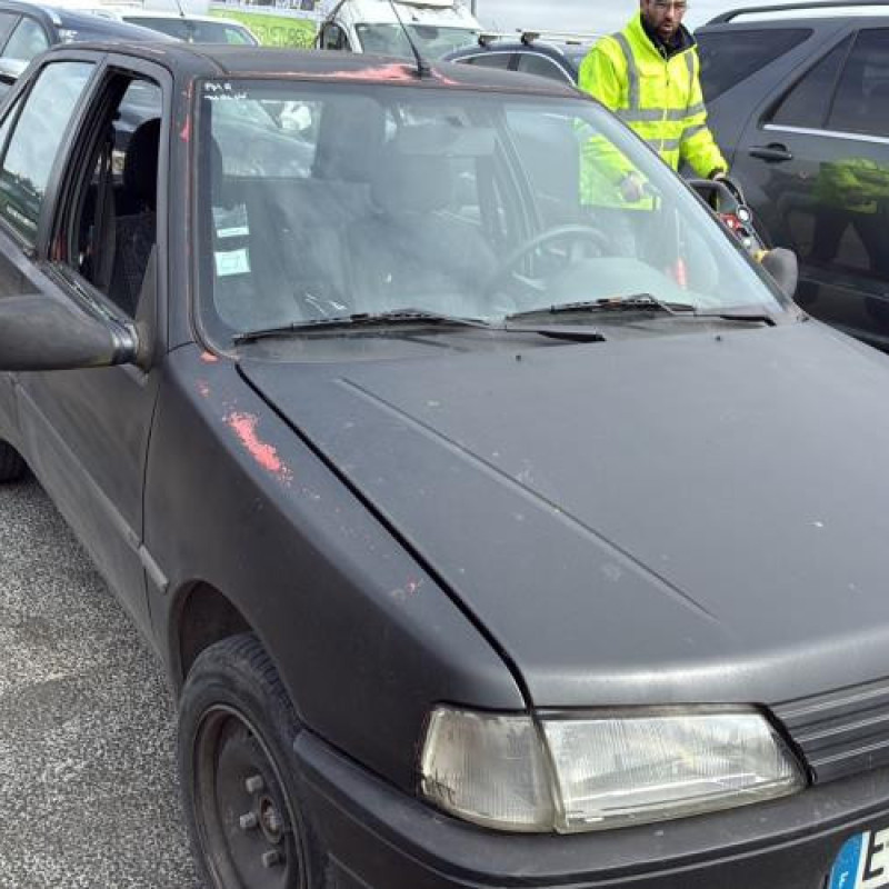 Poignee interieur avant droit PEUGEOT 106 Photo n°5