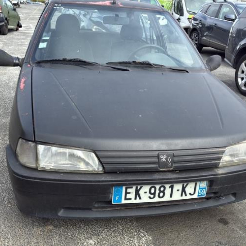 Poignee interieur avant droit PEUGEOT 106 Photo n°10