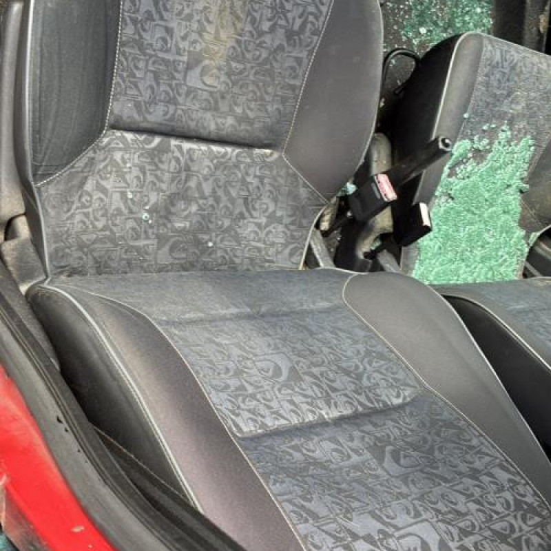 Poignee interieur avant droit PEUGEOT 106 Photo n°13