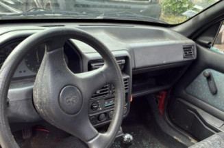 Poignee interieur avant droit PEUGEOT 106