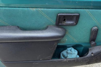 Poignee interieur avant droit PEUGEOT 106