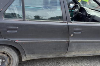 Poignee interieur avant gauche PEUGEOT 106