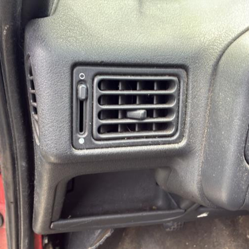 Poignee interieur avant gauche PEUGEOT 106 Photo n°19