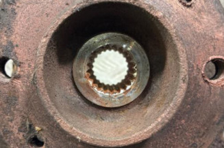 Pivot de moyeu avant droit RENAULT MEGANE 1