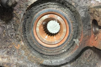 Pivot de moyeu avant droit RENAULT MEGANE 1